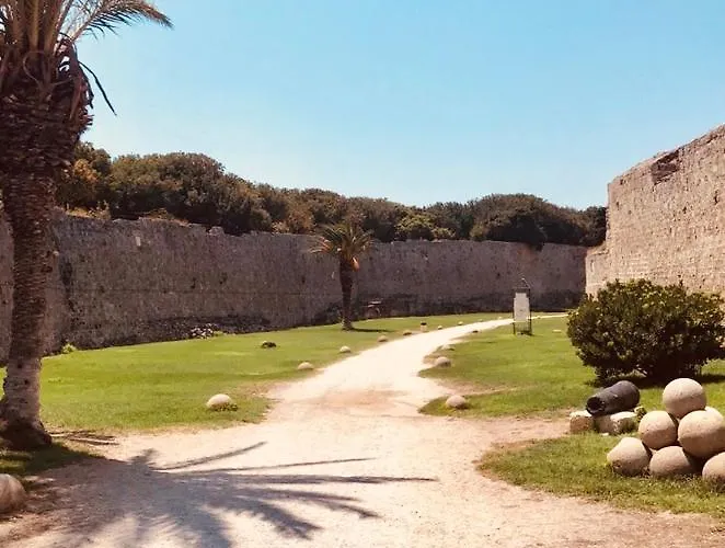 Casa Kastellania * Rhodes City